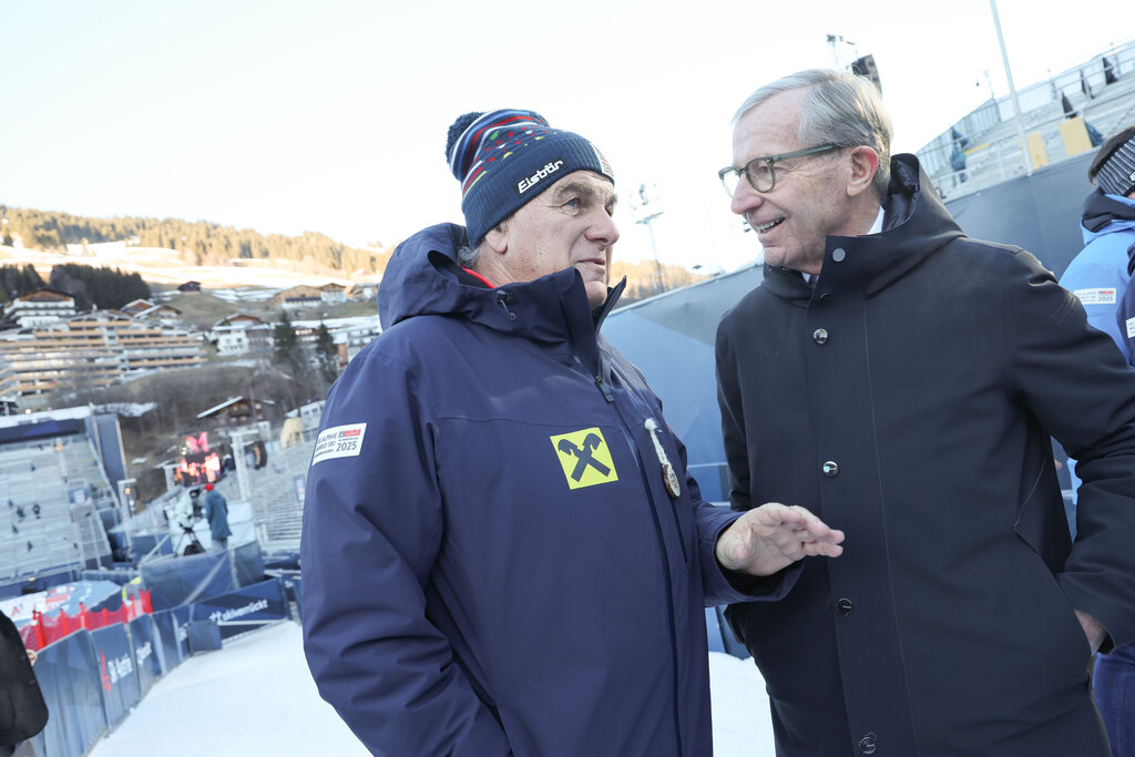 Land Salzburg / Franz Neumayr - Bartl Gensbichler (Präsident Salzburger Skiverband) und Landeshauptmann Wilfried Haslauer