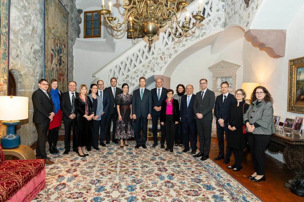 © Fürstentum Liechtenstein - Empfang von LH Anton Mattle und die EUSALP-Delegation auf Schloss Vaduz.