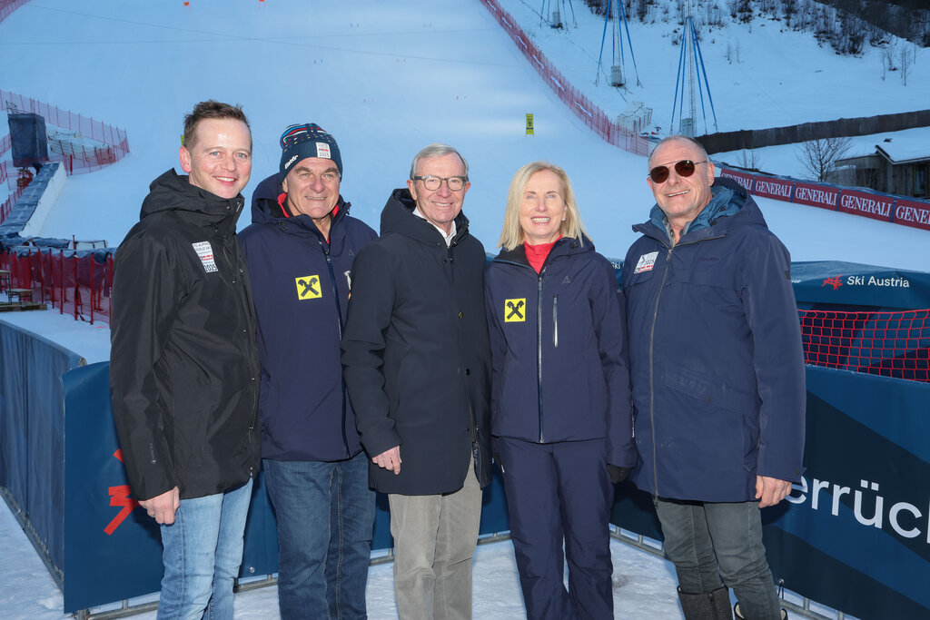 Land Salzburg / Franz Neumayr - Bgm. Alois Hasenauer (Saalbach-Hinterglemm), Bartl Gensbichler (Präsident des Salzburger Skiverbandes), LH Wilfried Haslauer, Roswitha Stadlober (ÖSV-Präsidentin),Peter Mitterer (GF d. Hinterglemmer Bergbahnen)