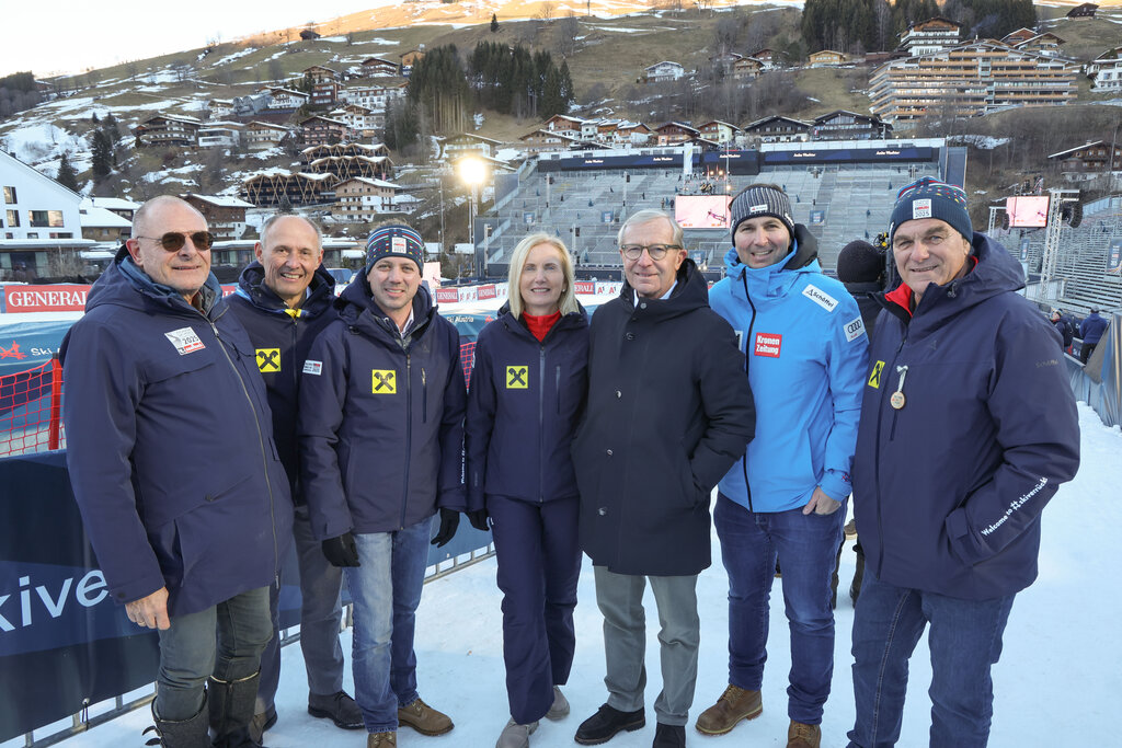 Land Salzburg/F. Neumayr-Peter Mitterer(GF d. Hinterglemmer Bergbahnen),L.Bauernberger(GF d. SalzburgerLand Tourismus Ges.),F.Phleps (Leiter Organisationskomitee),R.Stadlober(ÖSV-Präsidentin),LH Haslauer,C.Scherer(ÖSV-GF),B.Gensbichler(Präs.Salzb.Skiv